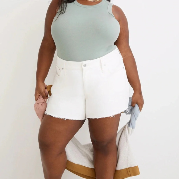 Madewell Relaxed Denim Shorts in Tile White Raw hem Sz 40 - Picture 2 of 13